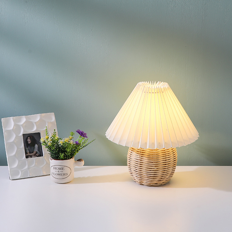 SCKDAY LED Pleated Table Lamp  - огляд і ціна Desk Setup Vintage