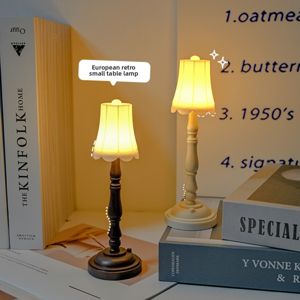 Vintage LED Night Light - Euro - огляд і ціна Desk Setup Vintage