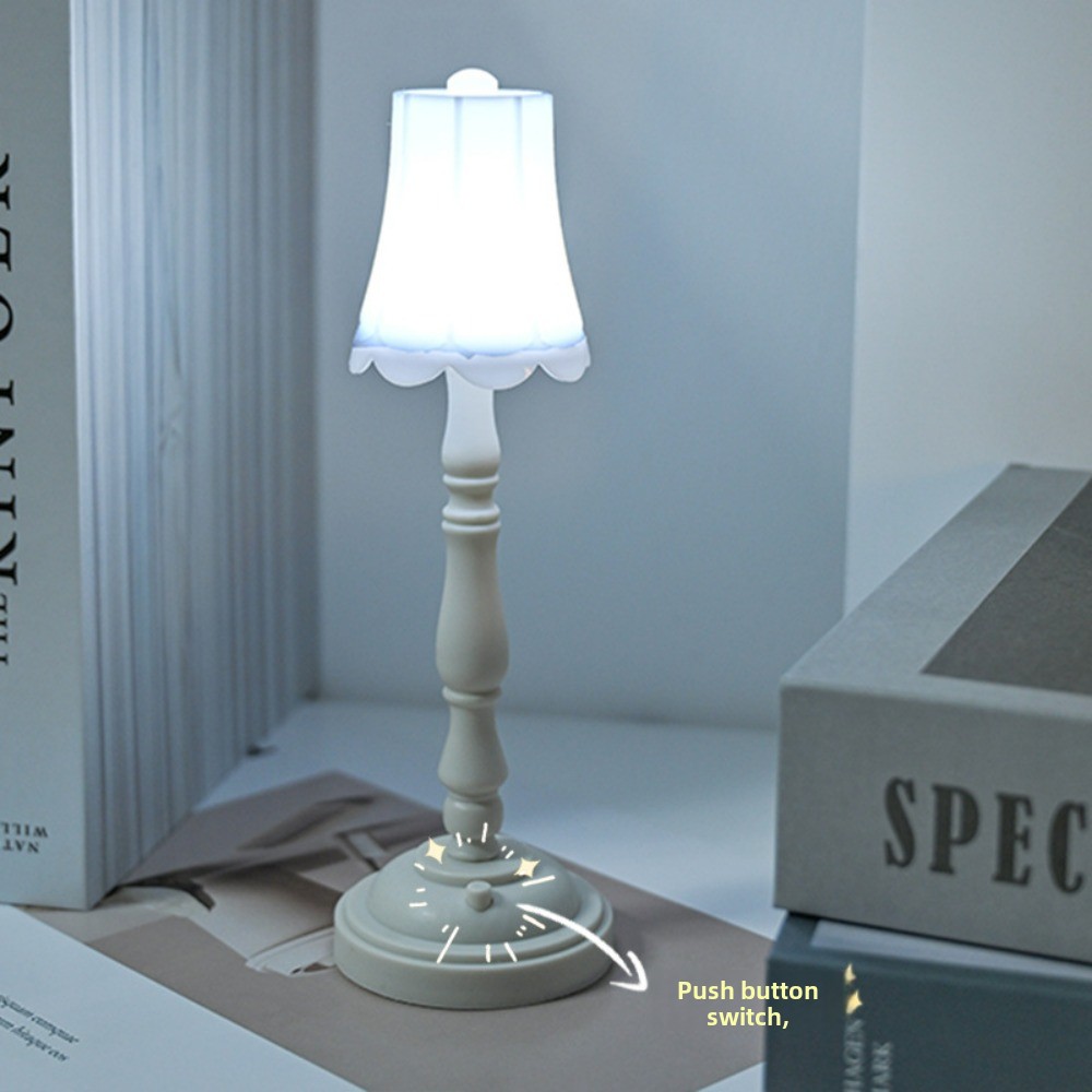 Vintage LED Night Light - Euro - огляд і ціна Desk Setup Vintage